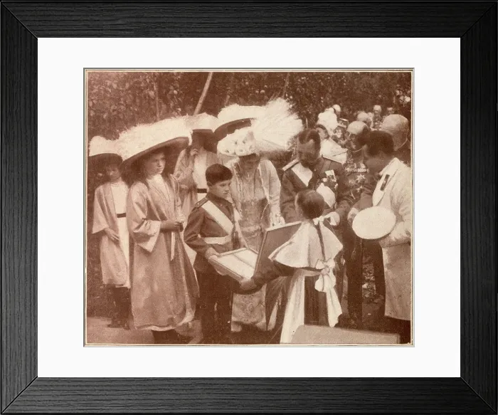 Framed Print : Russia - Tsar Nicholas II and family at Borodino Framed Print : Russia - Tsar Nicholas II and family at Borodino