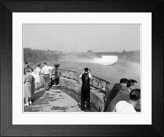 Framed Print : Niagara Falls Framed Print : Niagara Falls