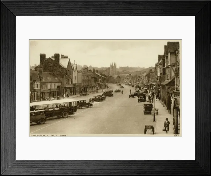 Framed Print : Marlborough, Wiltshire - High Street Framed Print : Marlborough, Wiltshire - High Street