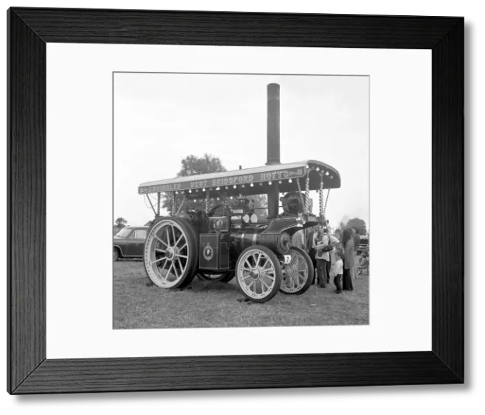 Framed Print : Foster Showman's Tractor UX 6727 Maid Marian Framed Print : Foster Showman's Tractor UX 6727 Maid Marian