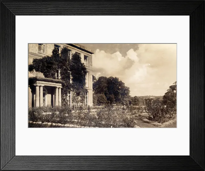 Framed Print : Oddington House, near Stow on the Wold, Gloucestershire Framed Print : Oddington House, near Stow on the Wold, Gloucestershire