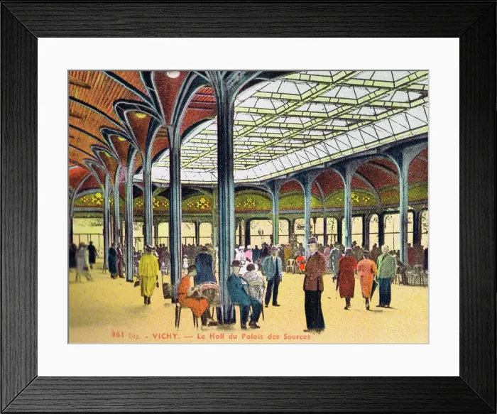 Framed Print : The waiting hall in the Palais des Sources, Vichy, 1920s Framed Print : The waiting hall in the Palais des Sources, Vichy, 1920s