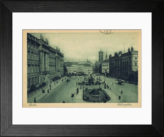 Framed Print : A view of the Schlossplatz in Berlin, 1920s Framed Print : A view of the Schlossplatz in Berlin, 1920s