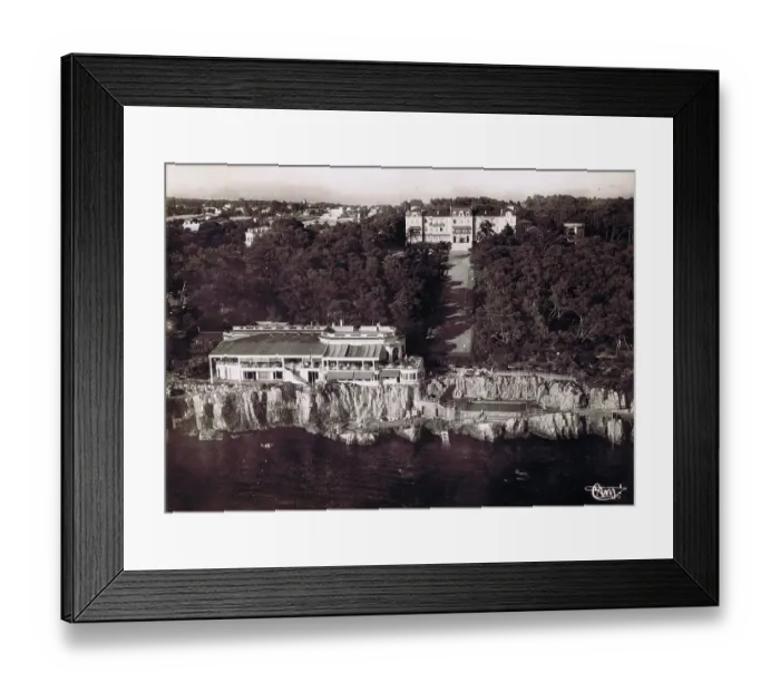 Framed Print : Aerial view of the Hotel du Cap d'Antibes and the pool Framed Print : Aerial view of the Hotel du Cap d'Antibes and the pool