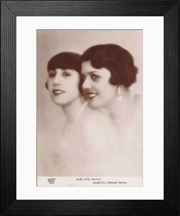 Framed Print : French duo the Irwin sisters, stars of the French music hall Framed Print : French duo the Irwin sisters, stars of the French music hall