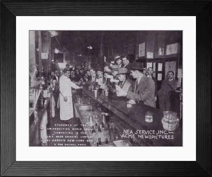 Framed Print : An interior view of Harry's New York Bar, 5 Rue Daunou Framed Print : An interior view of Harry's New York Bar, 5 Rue Daunou