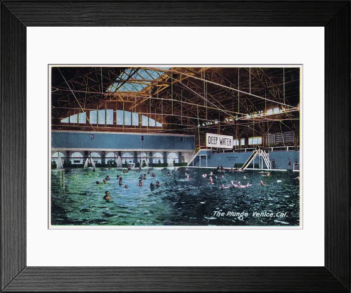 Framed Print : The Plunge Swimming Pool at Venice Beach, California Framed Print : The Plunge Swimming Pool at Venice Beach, California