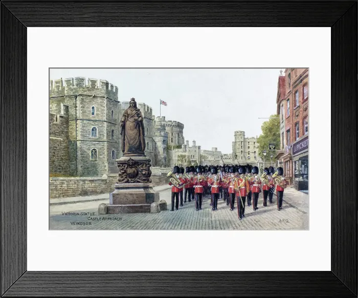 Framed Print : Victoria Statue, Windsor Castle Approach, Berkshire Framed Print : Victoria Statue, Windsor Castle Approach, Berkshire