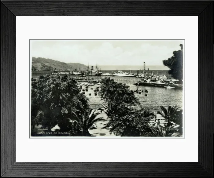 Framed Print : Canary Islands - Fountain in the Plaza de Santo Domingo, Las