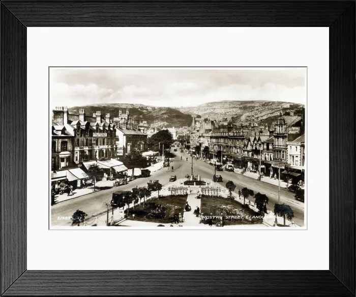Framed Print : Mostyn Street, Llandudno, Wales Framed Print : Mostyn Street, Llandudno, Wales