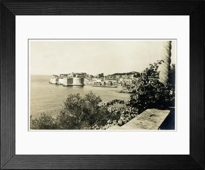 Framed Print : View toward the Old Walled Town, Dubrovnik, Croatia Framed Print : View toward the Old Walled Town, Dubrovnik, Croatia