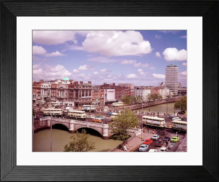 Framed Print : O'Connell Bridge, Dublin Ireland Framed Print : O'Connell Bridge, Dublin Ireland