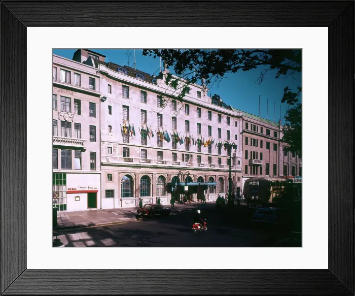Framed Print : The Gresham Hotel, O'Connell Street, Dublin Framed Print : The Gresham Hotel, O'Connell Street, Dublin