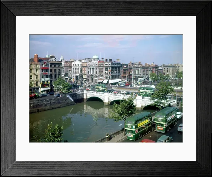 Framed Print : O'Connell Bridge and River Liffey, Dublin, Ireland Framed Print : O'Connell Bridge and River Liffey, Dublin, Ireland