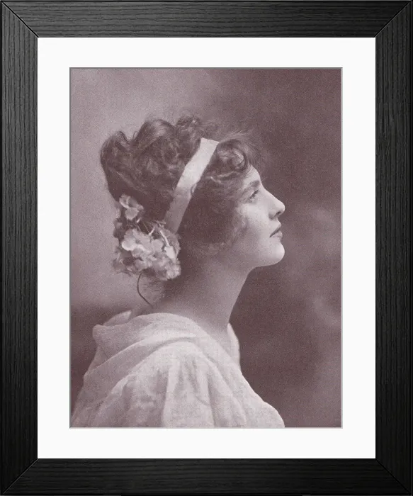Framed Print : Iris Hoey. Born: Wilhelmina Iris Winifred Hasbach (1885-1975) Framed Print : Iris Hoey. Born: Wilhelmina Iris Winifred Hasbach (1885-1975)