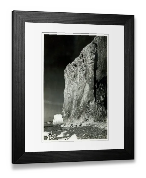 Framed Print : Cliffs at Ault-Onival, Somme Department, Haut-de-France Framed Print : Cliffs at Ault-Onival, Somme Department, Haut-de-France