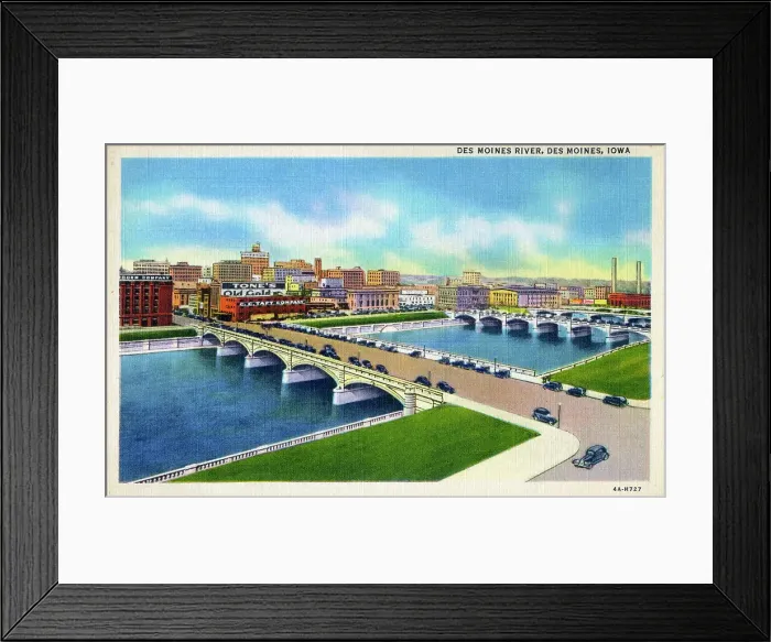 Framed Print : Des Moines River, Des Moines, Iowa, USA Framed Print : Des Moines River, Des Moines, Iowa, USA