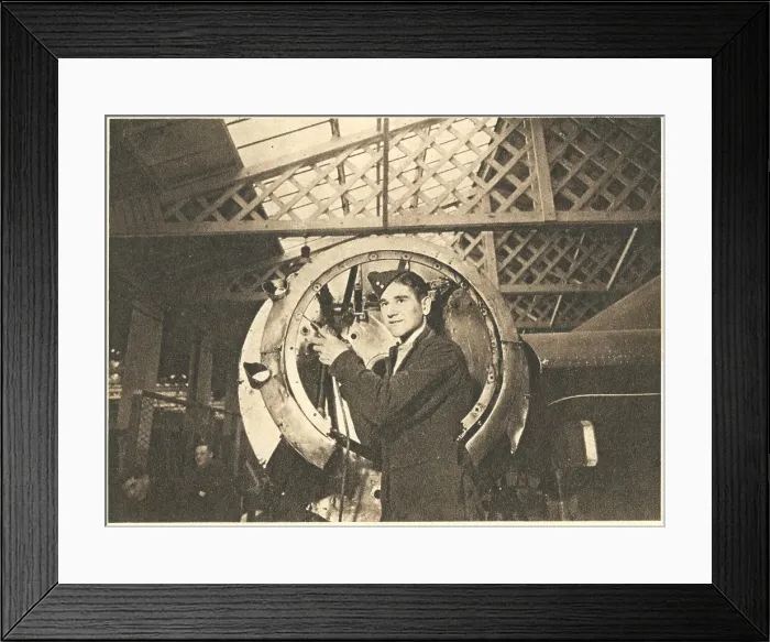 Framed Print : WW2 - Royal Air Force Metal Worker Framed Print : WW2 - Royal Air Force Metal Worker