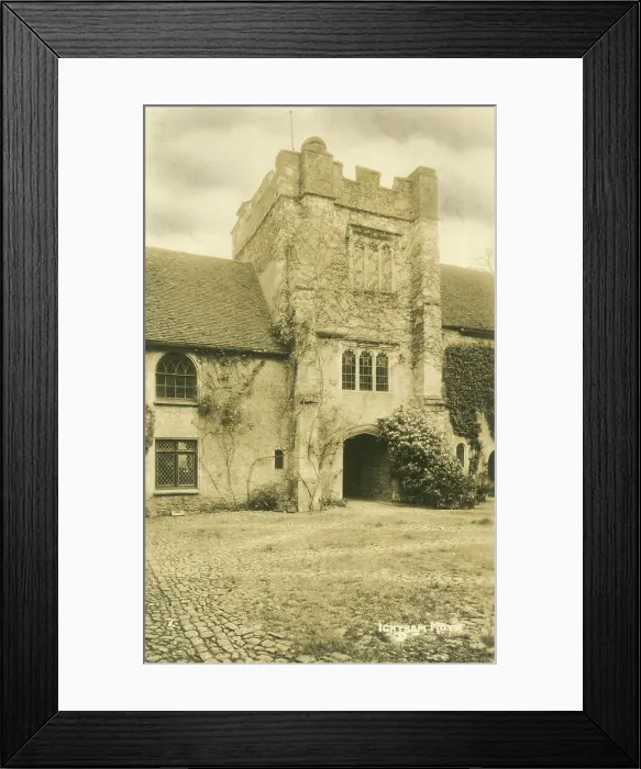 Framed Print : Main entrance from the courtyard, Ightham Mote, Kent Framed Print : Main entrance from the courtyard, Ightham Mote, Kent