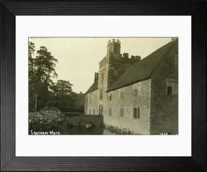 Framed Print : Main entrance over bridge, Ightham Mote, Kent Framed Print : Main entrance over bridge, Ightham Mote, Kent