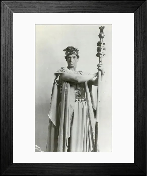 Framed Print : Martin Harvey as Oedipus Rex at Covent Garden Theatre Framed Print : Martin Harvey as Oedipus Rex at Covent Garden Theatre