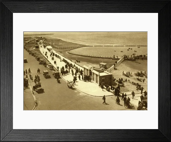Framed Print : New Promenade and Lake, Burnham-on-Sea, Somerset Framed Print : New Promenade and Lake, Burnham-on-Sea, Somerset