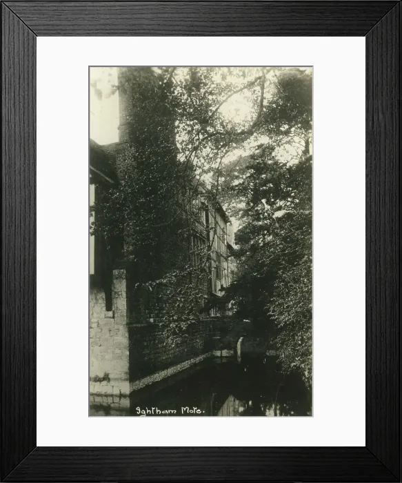 Framed Print : Side view of Ightham Mote, Kent Framed Print : Side view of Ightham Mote, Kent