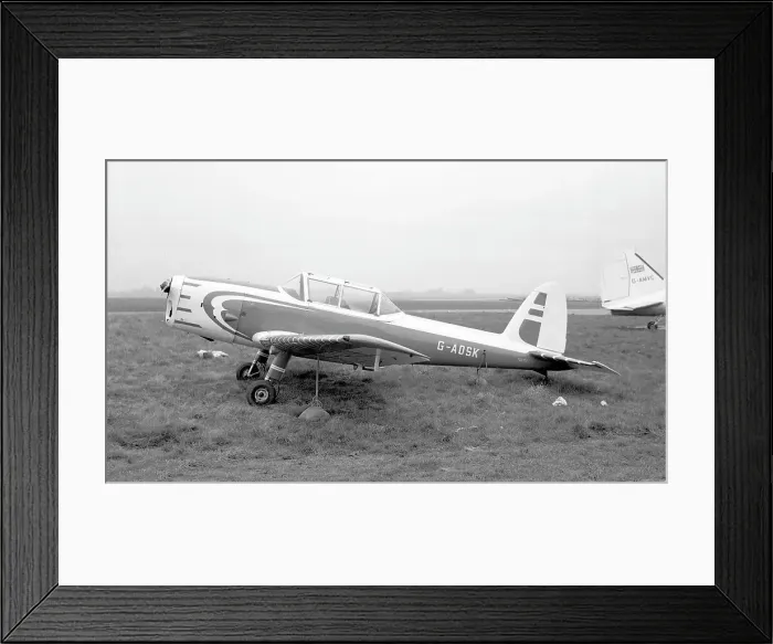 Framed Print : de Havilland DHC-1 Chipmunk 22A G-AOSK Framed Print : de Havilland DHC-1 Chipmunk 22A G-AOSK