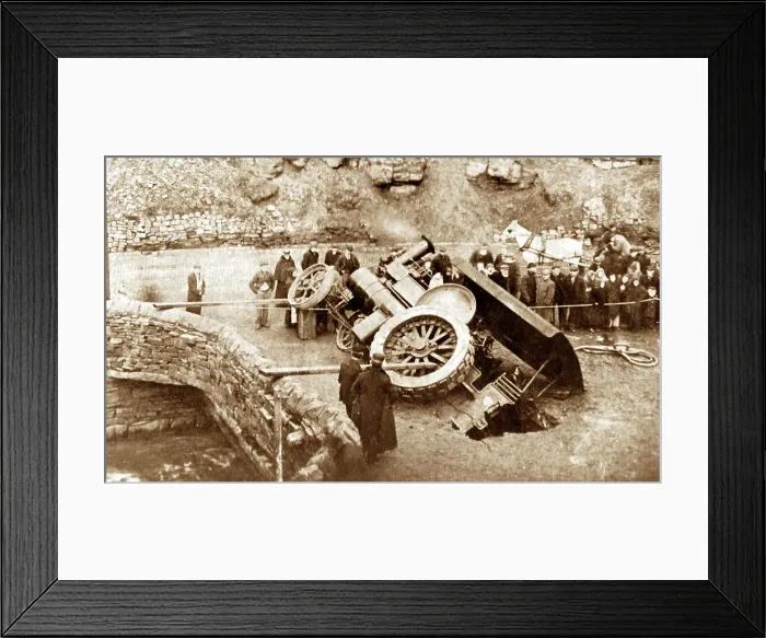 Framed Print : Traction engine accident at the Glen, Waterfoot in 1902 Framed Print : Traction engine accident at the Glen, Waterfoot in 1902