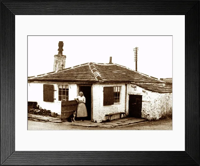 Framed Print : Deerplay Toll House, early 1900s Framed Print : Deerplay Toll House, early 1900s