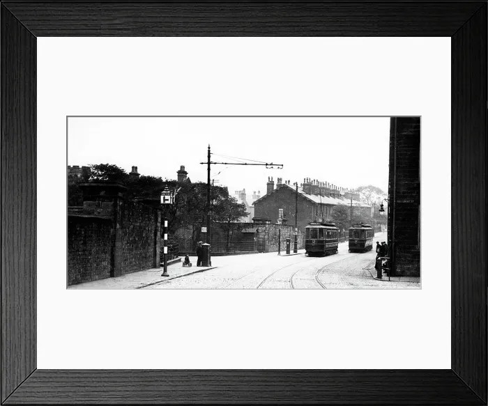 Framed Print : Todmorden Road, Burnley Corporation trams, early 1900s Framed Print : Todmorden Road, Burnley Corporation trams, early 1900s