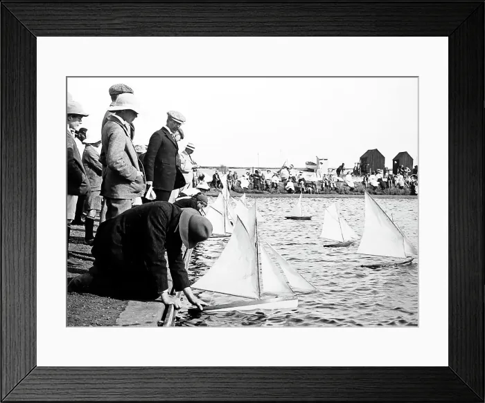 Framed Print : Southwold yacht pond, early 1900s Framed Print : Southwold yacht pond, early 1900s