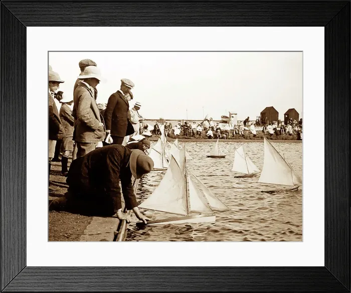 Framed Print : Southwold yacht pond, early 1900s