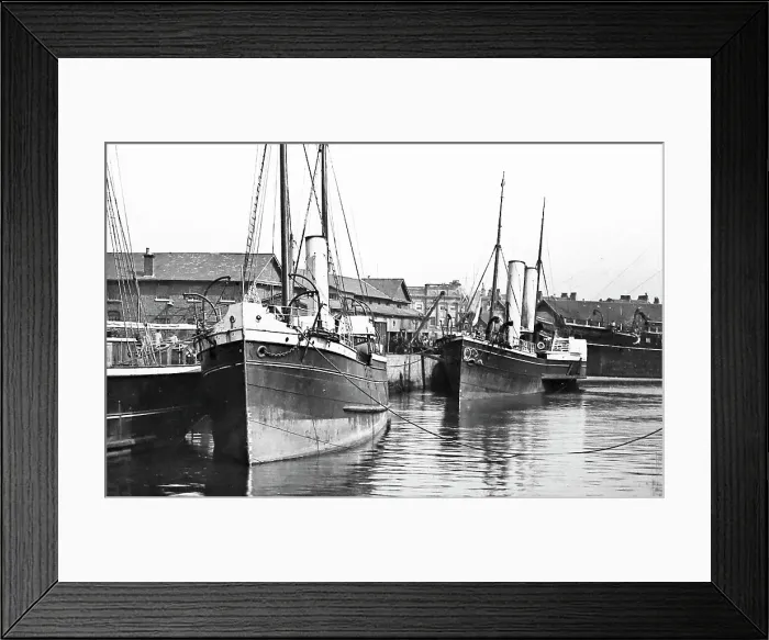 Framed Print : Southampton Docks, Victorian period Framed Print : Southampton Docks, Victorian period