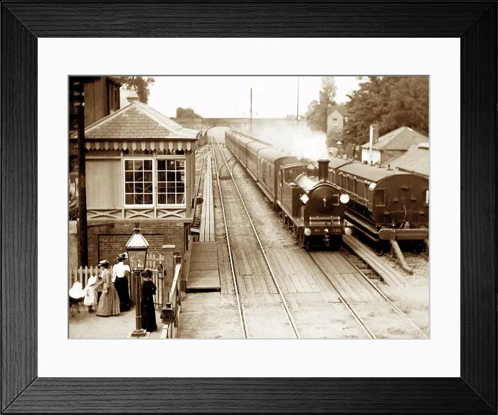 Framed Print : Level crossing at Petersfield Railway Station Framed Print : Level crossing at Petersfield Railway Station