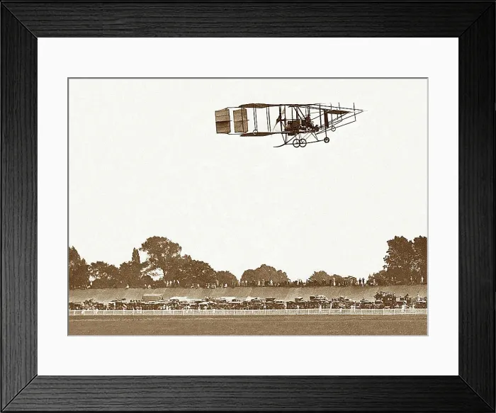 Framed Print : Bill Cody flying his Cathedral Aeroplane at Brooklands Framed Print : Bill Cody flying his Cathedral Aeroplane at Brooklands