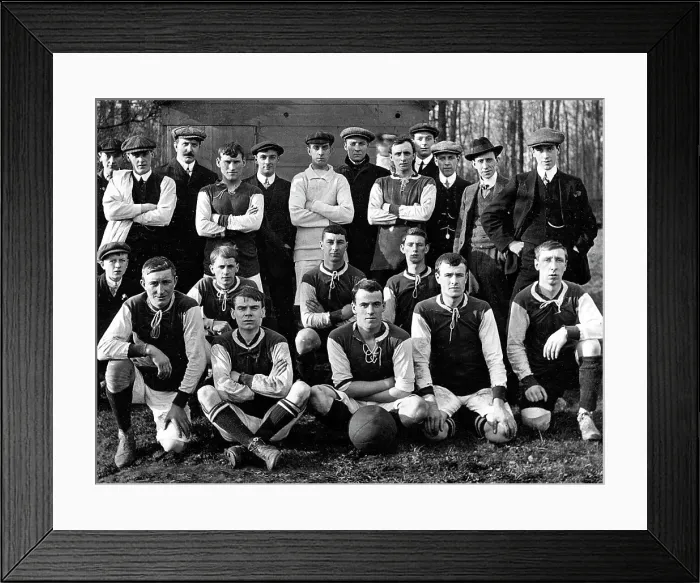 Framed Print : East End Albions, Doncaster in1909 (football) Framed Print : East End Albions, Doncaster in1909 (football)