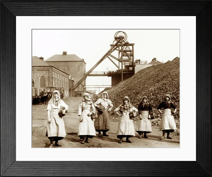 Framed Print : Wigan Junction Colliery Pit Brow Lasses early 1900s Framed Print : Wigan Junction Colliery Pit Brow Lasses early 1900s