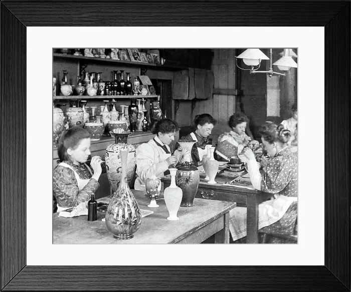 Framed Print : Gilding pottery Framed Print : Gilding pottery
