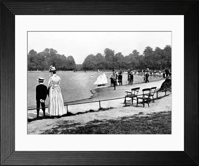 Framed Print : Kensington Gardens, London, early 1900s Framed Print : Kensington Gardens, London, early 1900s