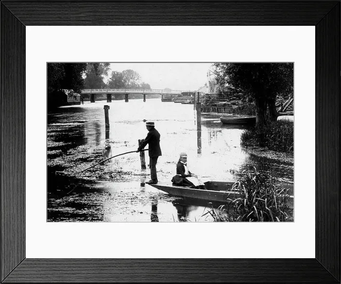 Framed Print : Whitchurch Bridge, Pangbourne, Victorian period Framed Print : Whitchurch Bridge, Pangbourne, Victorian period