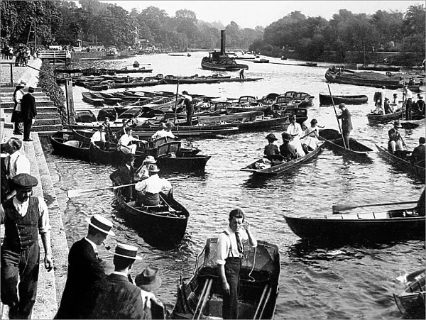 Pleasure boats on the River Thames at Richmond