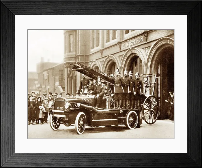 Framed Print : Fire engine, Stockport, early 1900s Framed Print : Fire engine, Stockport, early 1900s