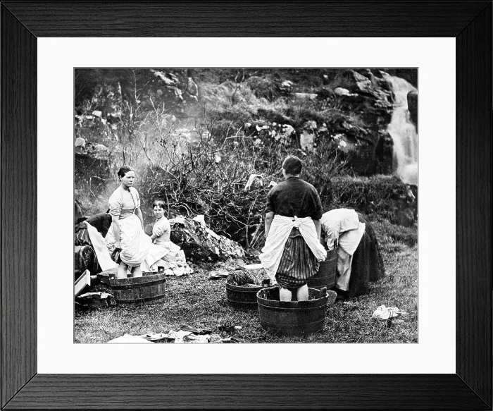 Framed Print : Washing clothes on the Isle of Skye, Victorian period Framed Print : Washing clothes on the Isle of Skye, Victorian period