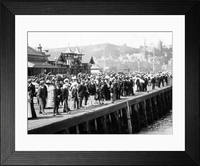 Framed Print : Waiting for the steamer, Rothesay Pier, Isle of Bute Framed Print : Waiting for the steamer, Rothesay Pier, Isle of Bute