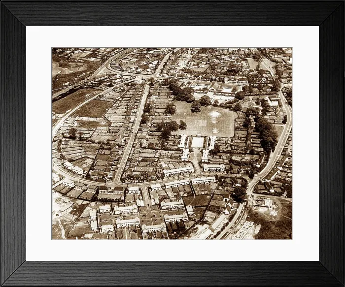 Framed Print : Welwyn Garden City, early 1900s Framed Print : Welwyn Garden City, early 1900s