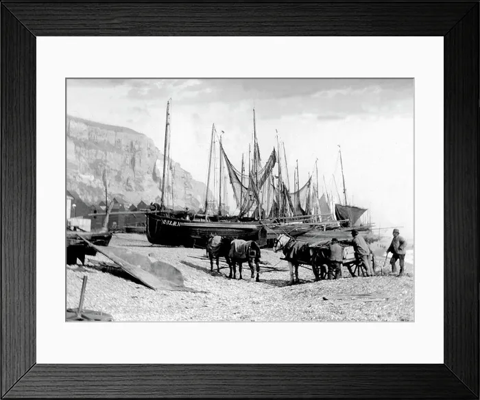 Framed Print : Hastings Beach early 1900s Framed Print : Hastings Beach early 1900s