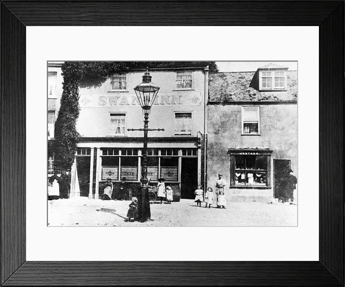 Framed Print : Swan Inn, Wyke Regis, early 1900s Framed Print : Swan Inn, Wyke Regis, early 1900s