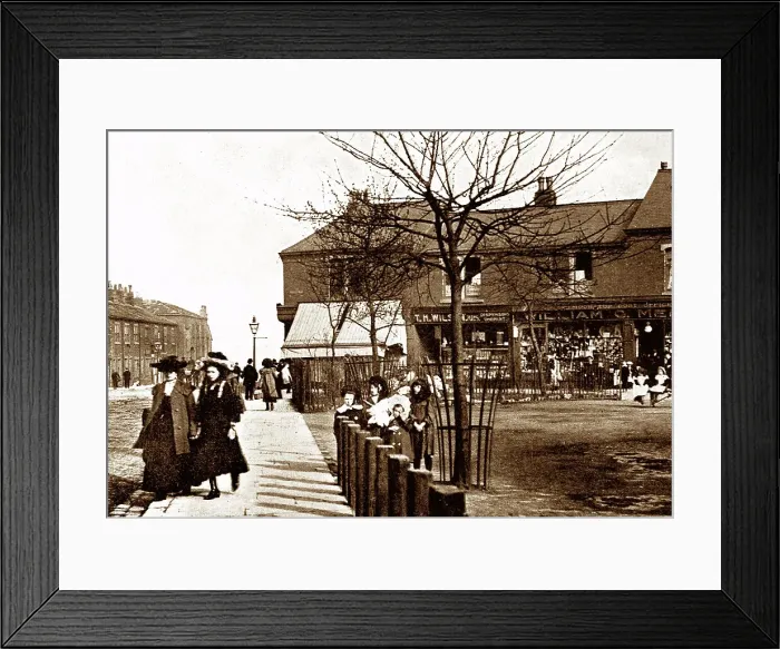Framed Print : Moor Top, Armley, early 1900s Framed Print : Moor Top, Armley, early 1900s
