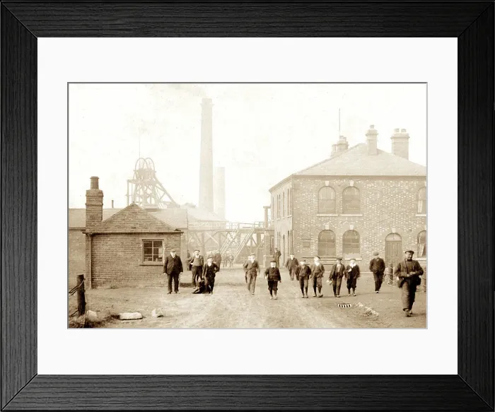 Framed Print : Featherstone Main Pit, early 1900s Framed Print : Featherstone Main Pit, early 1900s